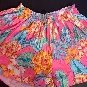 I am selling a skirt short, and super cute to wear